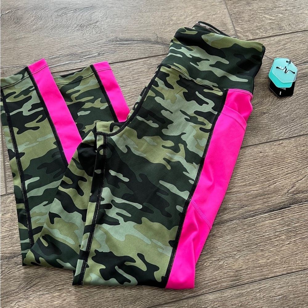 Lularoe Brave athletic camo leggings